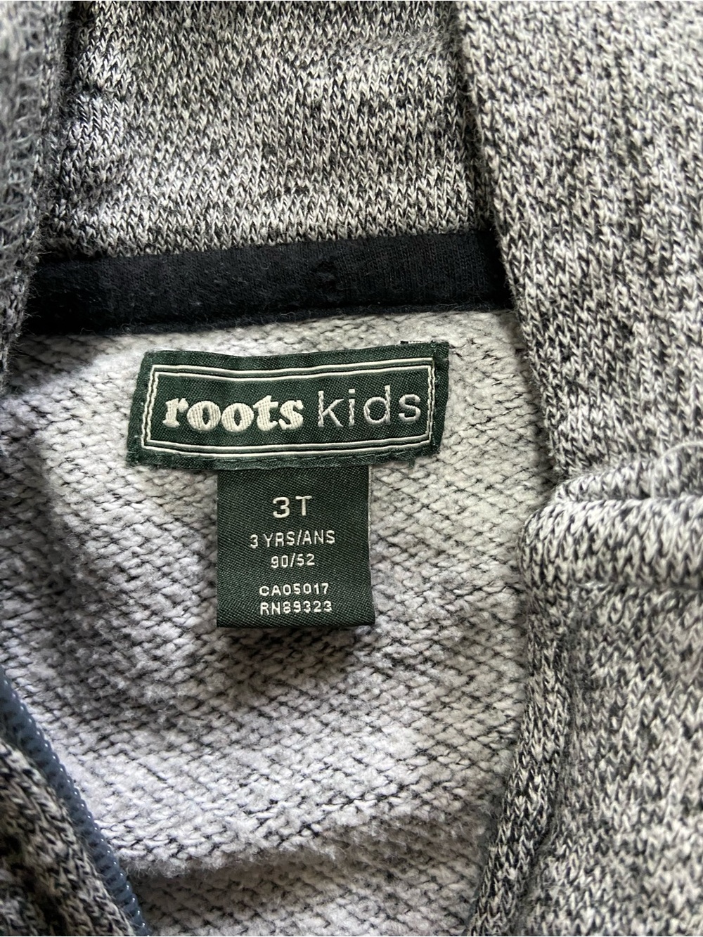 Roots Kids Gray Full-Zip Hooded Sweatshirt size 3T - Picture 3 of 4